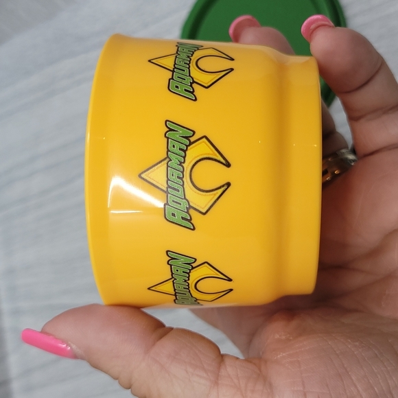 Tupperware Aquaman Snack Set - Picture 9 of 9